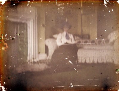 Vrouw zittend op een Bank, ca. 1910 door George Bernard Shaw
