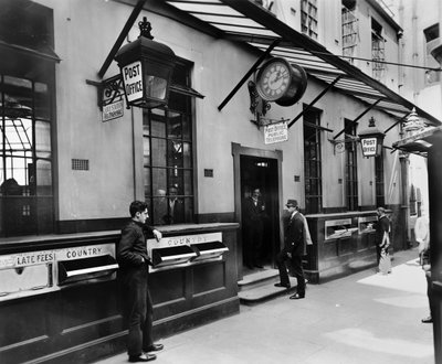 Lombard Street postkantoor, City of London, ca. late 19e - vroege 20e eeuw door George Davison Reid
