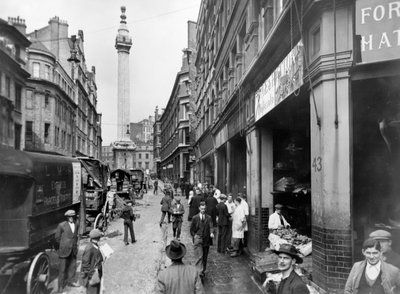 Monument Street en Monument, City of London, voor 1933 door George Davison Reid