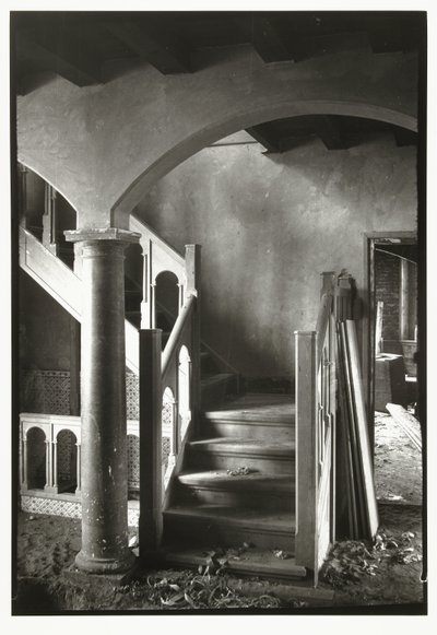 De hal van huize Inter Quercus in Aerdenhout, in aanbouw door George Hendrik Breitner