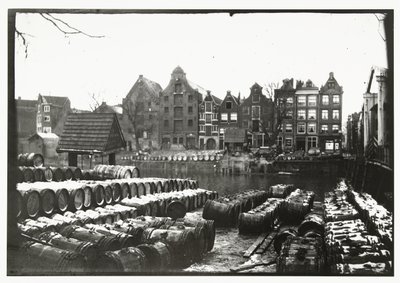 Gezicht op de Teertuinen op het Prinseneiland in Amsterdam door George Hendrik Breitner