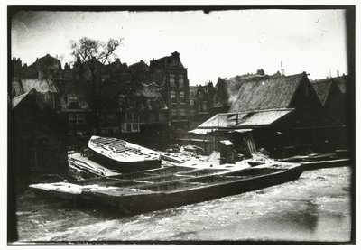 Gezicht op een scheepswerf op het Prinseneiland in Amsterdam door George Hendrik Breitner