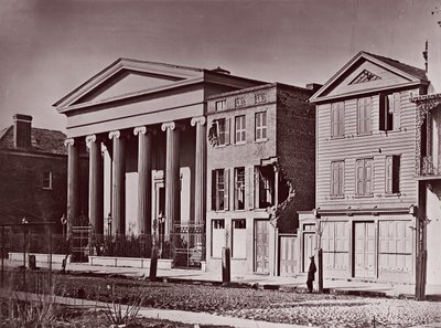 Hibernian Hall, Charleston, ca. 1864 door George N. Barnard