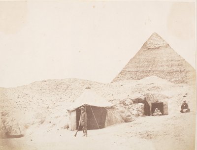 De fotograaf voor zijn tent op de locatie van de piramide van Khafre Chephren, 1851 door George Wilson Bridges