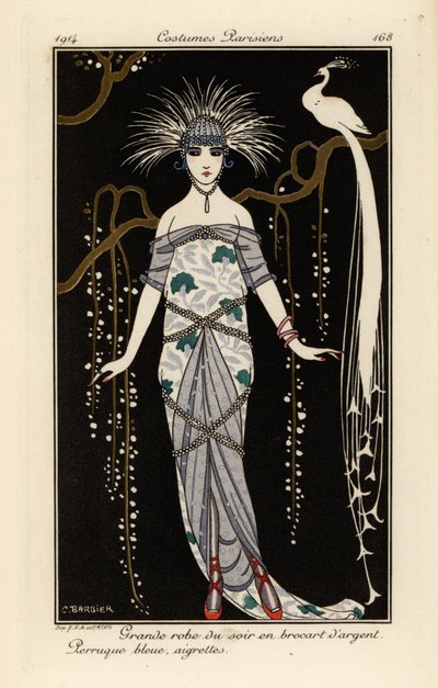 Grote avondjurk in zilverbrokaat, blauwe pruik en veren door Georges Barbier