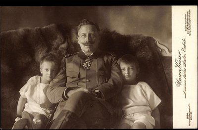 Kaiser Wilhelm II, twee oudste zonen, Liersch 3686 door German Photographer