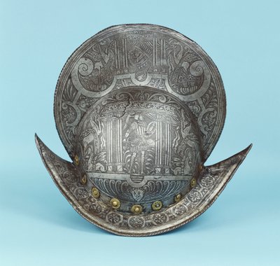 Een kam morion, geëtst met cherubijnen, sfinxen en gevleugelde paarden, het midden met een pseudo-klassieke krijger in eigentijdse wapenrusting met zwaard en schild door German School