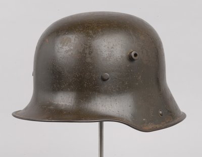 Duitse stalen helm of 