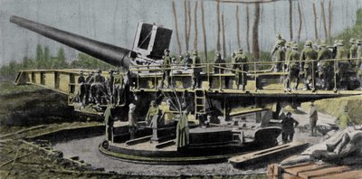 Vaak verward met het Big Bertha-kanon, is het Parijs-kanon (Wilhelmgescutae) het meest mysterieuze van de Duitse kanonnen van de Eerste Wereldoorlog. Kaliber 210 mm; vluchtlengte 36 m; bereik 126 km; totaalgewicht 750 T; projectielgewicht 105 Kg bij 1600 m door German School