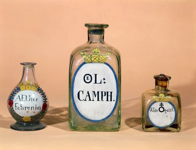 Farmaceutische potten voor Kamfer en Spiritus (glas) door German School