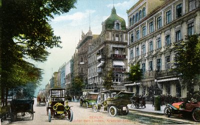 Ansichtkaart van de Unter den Linden en de Kranzler-Eck in Berlijn, ca. 1910 door German School
