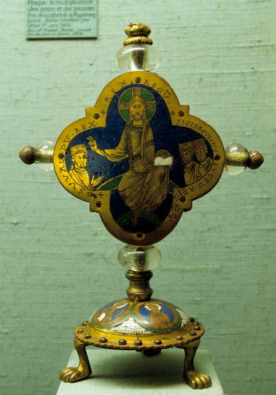 Reliekschrijn van Hendrik II, bekend als de Heilige, keizer van het Heilige Roomse Rijk (973-1024) (gecanoniseerd in 1200). Gemaakt van email, kristal, koper, zilver en goud. Ca. 1170. Uit Nedersaksen, Sint-Michiel van Hildesheim. Parijs, Louvre Museum door German School