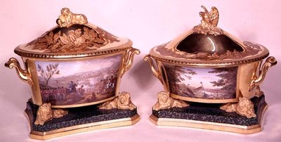 Twee terrines uit het Pruisische Diner Servies, Berlijn, 1816-19 (porselein & verguld) door German School