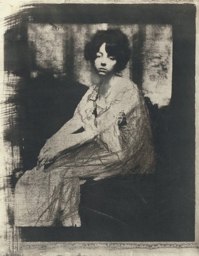 [Zittende vrouw] door Gertrude Käsebier