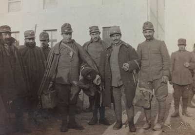 Album "Oorlogsbeelden II": Italiaanse soldaten in Gradisca Sagrado, Gorizia, Italië door Gigliucci Gigliucci