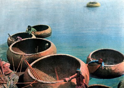 Kouffehs aan de Eufraat, c1890 door Gillot