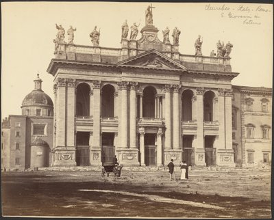 [Gevel van de Basiliek van San Giovanni in Laterano, Rome]. door Gioacchino Altobelli