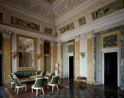 Centrale hal met meubels en decoratie, Villa Melzi d