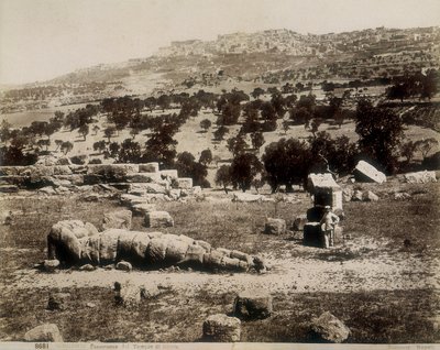 Agrigento: een uitzicht op de ruïnes van de Tempel van Jupiter door Giorgio Sommer