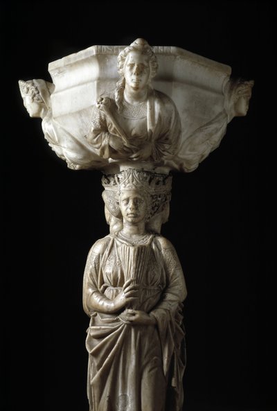 Wijwaterbak aan de pilaar versierd met de drie theologische deugden en een kom versierd met de bustes van de vier kardinale deugden. Beeldhouwwerk door Giovanni Pisano door Giovanni Pisano