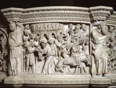 Detail van de reliëfs van de stoel door Giovanni Pisano: de presentatie van Jezus in de tempel en de vlucht naar Egypte (detail) door Giovanni Pisano