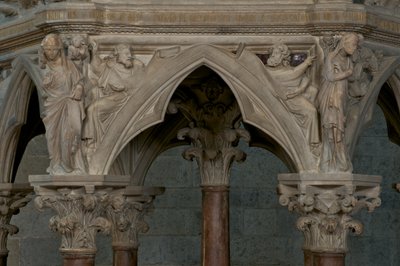 De preekstoel in de kerk van Sant