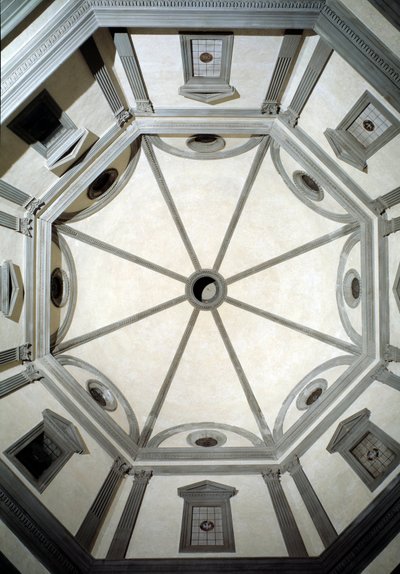 Zicht op de achthoekige sacristie gebouwd naar een ontwerp van Giuliano da Sangallo (1445-1516) door Giuliano Giamberti da Sangallo