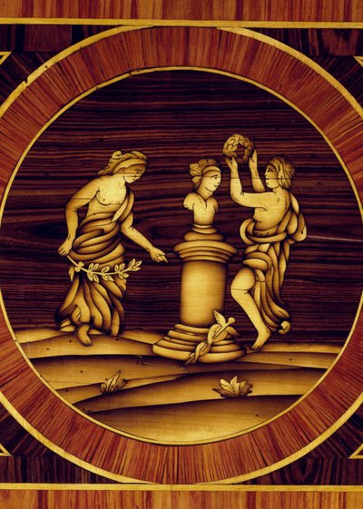 Propitiatorisch ritueel bij herm van Mercurius, detail van ladekast in walnoot, esdoorn, buxus, olijf, roos en rozenhout, door Giuseppe Maggiolini (1738-1814), Italië door Giuseppe Maggiolini