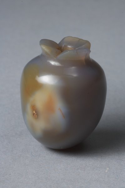 Hellenistisch vaartuig in de vorm van een vrucht (chalcedoon) door Greek