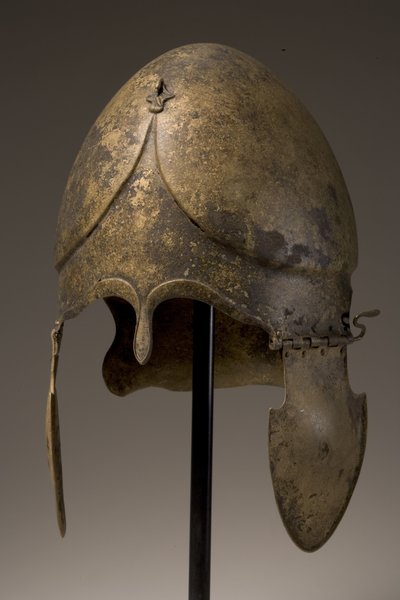 Helm met fallische applicatie, Chalcidisch, 5e-4e eeuw v.Chr. door Greek