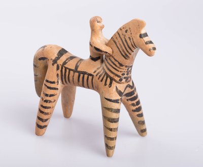 Paard en ruiter, waarschijnlijk uit Boeotië, Grieks, Archaïsche Periode, ca.550 v.Chr. door Greek