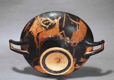 Kylix versierd met Heracles en de Ceryneïsche Hinde door Greek