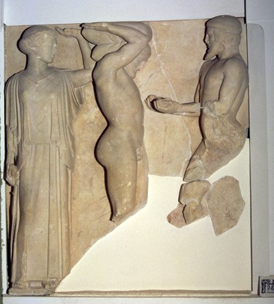 Metope X van de Tempel van Zeus die Hercules toont die de Gouden Appels van de Hesperiden ontvangt uit de hand van Atlas, terwijl Minerva een kussen op zijn hoofd rust (marmer) door Greek