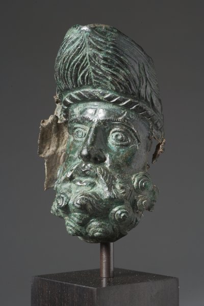Vaatuitloop in de vorm van het hoofd van Herakles (brons) door Greek