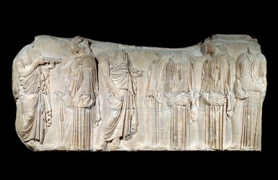 Griekse kunst: fragment van de fries van het Parthenon: processie van het feest van de Grote Panatheneeën: autorisatoren en ergastines. Klassieke periode. Parijs, Louvre Museum door Greek School