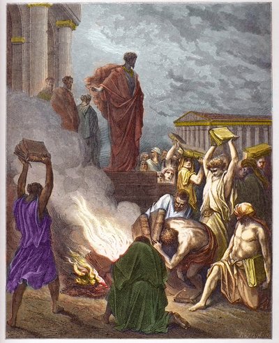 Sint Paulus in Efeze - De voorspelling van Sint Paulus in Efeze. Joden die zich met exorcisme bezighielden verbranden de boeken - gravure in 