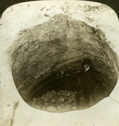 Een reuzenketel gletsjerpot, Noorwegen door H. C. White