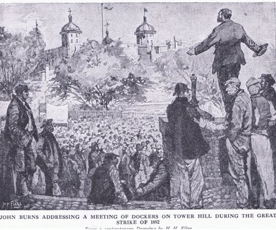 John Burns spreekt een bijeenkomst van dokwerkers toe op Tower Hill tijdens de Grote Staking van 1892, uit Cassells History of the British People gepubliceerd door de Waverley Book Company Limited, ca. 1940 door H. H. Flere