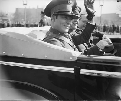 De Cubaanse dictator Fulgencia Batista in Washington DC door Harris & Ewing