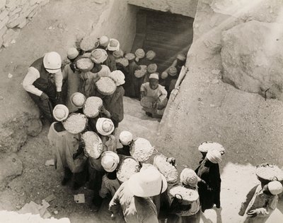 Het sluiten van het graf van Toetanchamon, Vallei der Koningen, februari 1923 door Harry Burton