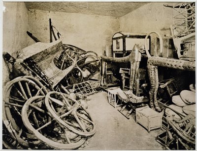 Uitzicht op de voorhal van het Graf van Toetanchamon kijkend naar het zuiden, Vallei der Koningen, november 1922 door Harry Burton