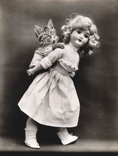 Kittieserie: Rijden met een pop, ca 1914 (zilverdruk) door Harry Whittier Frees