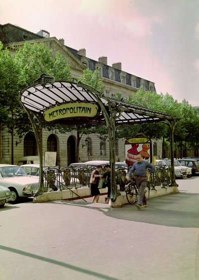Zicht op de ingang van het Hotel de Ville Metropolitain, 1899-1904 door Hector Guimard