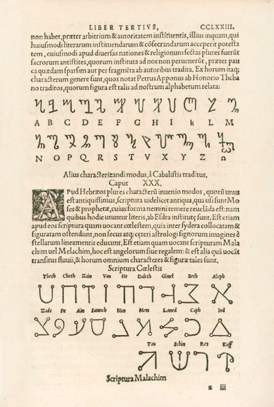Thebaanse alfabet en hemels alfabet gravure uit De occulta philosophia libri tres door Heinrich Cornelius Agrippa von Nettesheim