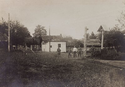 Eerste Wereldoorlog: Oekraïne in de jaren 1914-1916 tijdens de invasie van het Duitse leger. Landweg door Heldenfriedhof Dsessentniki (attr. to)