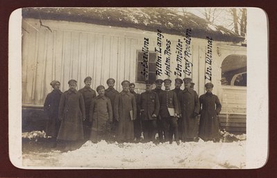 Eerste Wereldoorlog: Oekraïne in de jaren 1914-1916 tijdens de invasie van het Duitse leger. Groep soldaten door Heldenfriedhof Dsessentniki (attr. to)