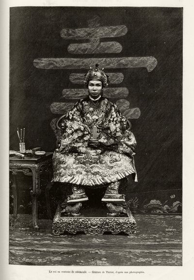 Portret van Koning Dong Khanh (1864-1889) Keizer van Annam, in ceremonieel kostuum door Henri Thiriat