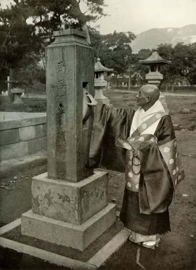 Een boeddhistische priester en gebedsmolen, 1910 door Herbert Ponting