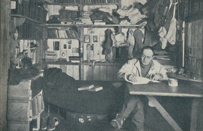 Kapitein R. F. Scott, R.N., schrijft in zijn dagboek, ca. 1911, 1936 door Herbert Ponting