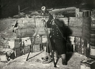 Luitenant Evans observeert een occultatie van Jupiter, 8 juni 1911, 1913 door Herbert Ponting